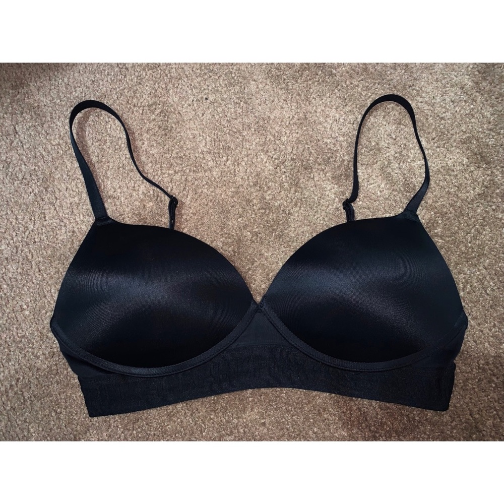 PINK Wear Everywhere Wireless Pushup Bra